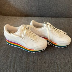 NWOT Woman’s size 5.5 Rainbow platform Puma Sneakers